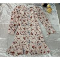 ราคา ส่งต่อเสื้อผ้ามือหนึ่ง ชุดเดรสแขนยาวสีครีมลายดอก ผ้าลูกไม้ ชายระบาย มีซับในคอกลม ซิปหลัง ป้าย Kira ตัดออกแล้ว ไม่เคยใส่ (21713547030)