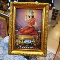 ราคา กรอบรูป นางกวัก รูปนางกวัก ภาพนางกวัก กรอบรูปนางกวัก รูปมงคล รูปภาพมงคล (แขวนผนัง หรือ ตั้งโต๊ะ) ของขวัญ ของที่ระลึก (6218741646)