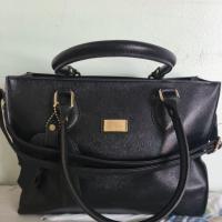 ราคา กระเป๋าถือได้สะพายได้กระเป๋าใบใหญ่สีดำ (51557946357)