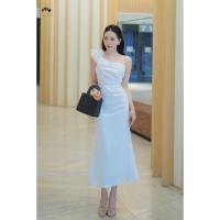 ราคา ชุดเปิดไหล่ลูกไม้สีขาวตรงไหล่ประดับด้วยดอกไม้ชุดเข้ารูป (28184791681)