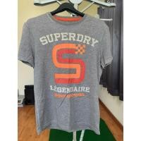 ราคา เสื้อยืดมือสองแบรนด์ Superdry มือสอง ของแท้ 100% (57256254527)