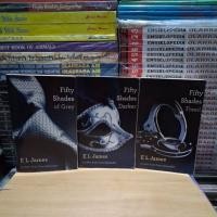 ราคา หนังสือต้นฉบับ FIFTY SHADES OF GREY, FIFTY SHADES DARKER, FIFTY SHADE FREED 1,2,3 RL James (54451677645)