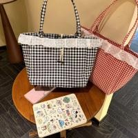 ราคา กระเป๋าโทท ผ้าตาราง ลูกไม้ renda สไตล์ฟอเรสต์ สาวๆ น่ารัก สีแดงขาว/ขาวดำ ขนาดใหญ่ ins แฟชัน (47003807225)