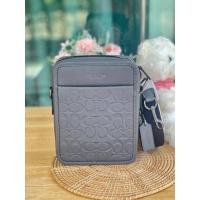 ราคา คอสบอดี้ ใช้ได้ทั้งชายและหญิงนะคะ Coach CH060 Sullivan Crossbody In Signature Leather (23675892661)