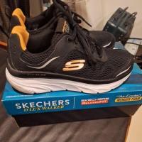 ราคา skecher d lux walker นุ่มๆ ของแท้มือสองใส่สัปดาห์เดียว ขายเพราะไม่มีที่เก็บละ (26070525448)