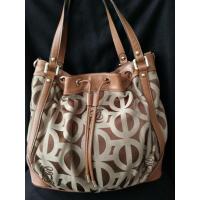 ราคา กระเป๋าจีบ Louis Quatorze ของแท้ (9244156916)