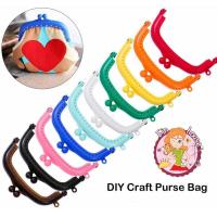 ราคา ปากกระเป๋าปิ๊กแป๊กพลาสติก ปิ๊กแป๊ก สีสัน 8.5ซม. เนื้อพลาสติกอย่างดี (28778069014)