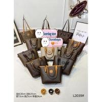 ราคา FASHION BAGS / กระเป๋าสตรี / กระเป๋านําเข้า L2039 / TOTEBAGS / กระเป๋าขนาดใหญ่ / MOTIF BAGS / กระเป๋าสํานักงาน / CHER BAGS (41305736029)