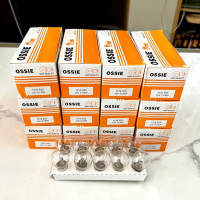 ราคา หลอดไฟหน้าOSSIEแท้12V25/25W-12W35/35ยกกล่อง10หลอด หลัง12Vและหลอดไฟเลี้ยวเขี้ยว12Vยกกล่อง10หลอด (42924620546)