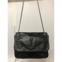 ราคา กระเป๋ามือสอง SAINT LAURENT หนังสีดำ อะไหล่เหล็ก ขนาด 10 นิ้ว พร้อม ส่ง (21084517383)