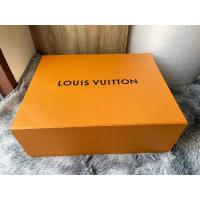 ราคา กล่องหลุยส์ขนาด20x16x7นิ้วมือสองของแท้(มีตำหนิ) (25660528802)