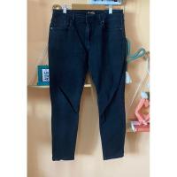 ราคา ส่งต่อกางเกงยีนส์ขายาว กระบอกเล็ก สีดำ แบรนด์ Mc Jeans ของแท้ มือสอง เอว 31 (27607177193)
