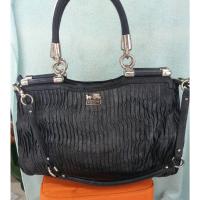 ราคา กระเป๋า Coach แบรนด์แท้ หนังแท้สีดำ รุ่น MADISON CARRIE Gathered Leather สภาพสวย เจ้าของขายเอง 700 บาท (18091179917)