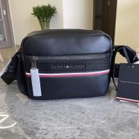 ราคา กระเป๋าสะพายข้าง Tommy Hilfiger 2206168 (28806627832)