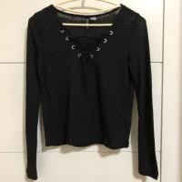 ราคา H&M เสื้อยืด เสื้อครอป เสื้อแฟชั่น แบรนด์แท้ แบรนด์เนม มือสอง สภาพดี สีดำ size XS (6318352370)