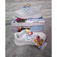 ราคา ถูกที่สุดรองเท้านักเรียนผ้าใบสีขาว FROZEN CHAPPY (4139914777)