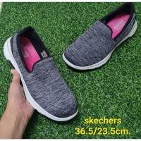 ราคา skechers แท้ มือสอง 36.5 (22756737852)