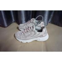 ราคา FILA งานหนังกลับสีชมพูอ่อน (Size: 40/25cm.) (19508246589)