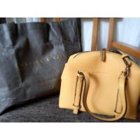 ราคา กระเป๋า charles&keith มือสองของแท้จาก shop (8491711750)