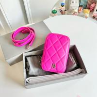 ราคา Like new‼️ Balenciaga phone bag crossbody ปี2020 สีชมพู สภาพสวยเลยค่า ใช้งานมาทั่วไป ขอบมุมสวย (26469115622)