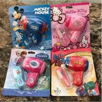 ราคา ⭐School Kids Goodie Bag⭐เครื่องเขียนการ์ตูนสร้างสรรค์จําลองเครื่องเป่าผมกบเหลาดินสอรางวัลขนาดเล็ก (52954997870)