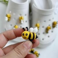 ราคา รองเท้าแตะ Clog ลายผึ้งและดอกไม้ ทำจากวัสดุยางนุ่ม (44473955266)