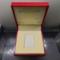 ราคา พระสมเด็จบางขุนพรหม เนื้อผงแช่น้ำมนต์ รุ่นฉลองครองราชย์ 50 ปี วัดใหม่อมตรส (วัดบางขุนพรหม) ปี 2539 พร้อมกล่องเดิม (54859473830)