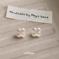 ราคา Nithan ต่างหูแป้นมุกใบโคลเวอร์ ก้านชุบทอง I Ivory Clover Stud Earrings I ก้านเงินแท้ 925 Silver Sterling (55804458374)