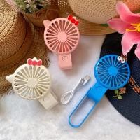 ราคา พัดลมพกพาคิตตี้กับโดเรมอนมีไฟเปลี่ยนสี ปรับความแรงลมได้ สามารถพับตั้งโต๊ะได้ (7643746042)
