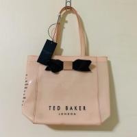 ราคา กระเป๋า Ted Baker London ใบเล็ก สีชมพูอ่อน ของแท้ ใบใหม่ สภาพดี (5036518790)