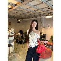 ราคา ไม่ เสื้อเว้าไหล่ เสื้อยืดคอกเข้ารูปผู้หญิง ลายจุด ทรงเข้ารูป สวยสไตล์เกาหลี (41276410838)