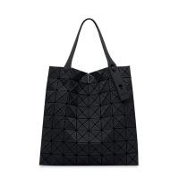 ราคา แท้ พร้อมส่ง❗️BAO BAO ISSEY MIYAKE PRISM PLUS Handbag (Large) (Black) (29087102689)