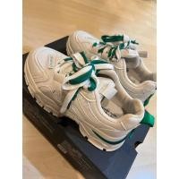ราคา ️ สินค้ามือสอง ️ สภาพใหม่ดี ใช้งานน้อย 1 ถึง 2 ครั้ง ขอรับสภาพสินค้าได้ ราคาถูก รองเท้าผ้าใบ อย่างดี (23660170584)