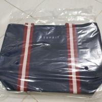 ราคา กระเป๋าสะพายข้าง ยี่ห้อ Esprit (7111842028)