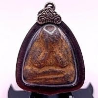 ราคา K659 พระปิดตา หลวงพ่อแก้ว พิมพ์เล็ก เนื้อผงคลุกรัก วัดเครือวัลย์ ขนาด 2.5x3.5 cm. กรอบพระ โบราณ (41702778620)