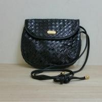 ราคา กระเป๋าสะพายหนังแท้ สินค้ามือสอง made in Italy (801118887)