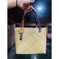ราคา กระเป๋ากระจูดทำมือ..7*8มุม4สายหนัง (3361804911)