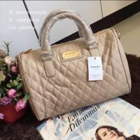 ราคา Mango กระเป๋าทรงหมอน (แถมปอมปอมช่อใหญ่) (698314483)