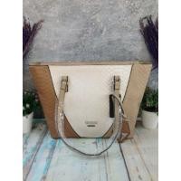 ราคา สินค้า Outlet Guess Bell Tote Bag (670865450)