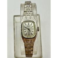ราคา SEIKO 21 JEWELS ระบบไขลาน ตัวเรือนสแตนเลส นาฬิกาผู้หญิง มือสองของแท้ (23457775251)