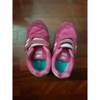 ราคา New Balance รุ่น574 รองเท้าเด็ก สีชมพู สภาพดี ของแท้ จากshop (5347088437)