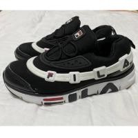 ราคา FILA รองเท้าผ้าใบเด็ก แบรนด์แท้ มือสอง สภาพดี ไซส์ 21cm เบอร์ 33.5 (14187197730)