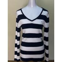 ราคา ❤️TOMMY HILFIGER เสื้อยืดคอวี (55311684435)
