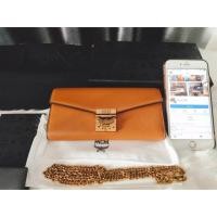 ราคา ✨มือ 2 MCM wallet แท้ %เป็นครอสบอดี้และกระเป๋าสตางค์ได้ (3444084598)