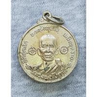 ราคา เหรียญหลวงพ่อโอภาสี หลัง หลวงอาชม (น้องหลวงพ่อโอภาสี) ปี 2528 อาศรมบางมด กรุงเทพฯ เหรียญขนาด 2.5 ซม. (26553153412)