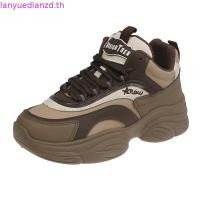 ราคา รองเท้าส้นสูงแบบ High-Top Dad Shoes สไตล์เกาหลีสำหรับผู้หญิงปี 2025 ดีไซน์สายรัด Lace-Up สวมใส่ง่ายและสบาย เหมาะสำหรับการเล่นกีฬาและการแต่งตัวในชีวิตประจำวัน (50710643109)