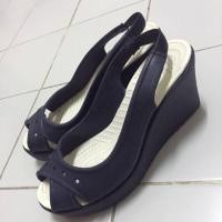 ราคา Crocs W6 แท้มือสองสภาพสวย 90% (854788848)