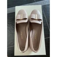 ราคา รองเท้า Salvatore Ferragamo Flower heel slipper shoe size6 (7171684852)