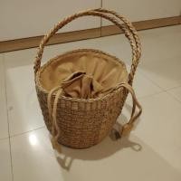 ราคา กระเป๋าสานบุผ้า จากร้าน Saturday สภาพดี (12132504810)