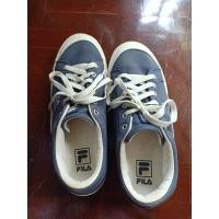 ราคา รองเท้าผ้าใบแฟชั่น Fila สีน้ำเงิน ขาว ไซส์ 39 มือสอง สภาพดี ใช้น้อย (26264714054)